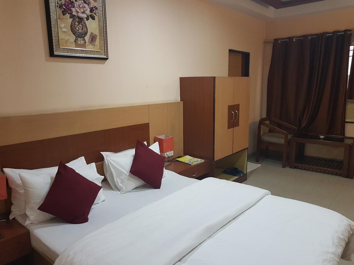 Hotel Simla Sziliguri Kültér fotó