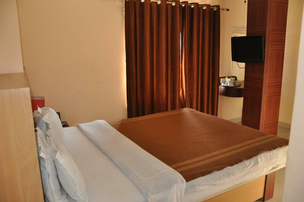 Hotel Simla Sziliguri Kültér fotó