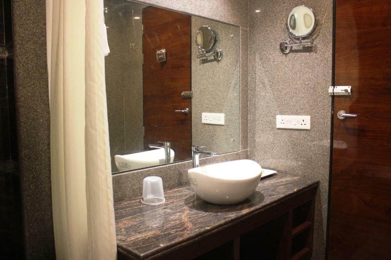 Hotel Simla Sziliguri Kültér fotó